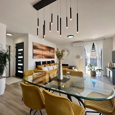 Rica Villa
